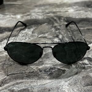 Rayban RB3025  Black Aviators Ray Ban Sunglasses
